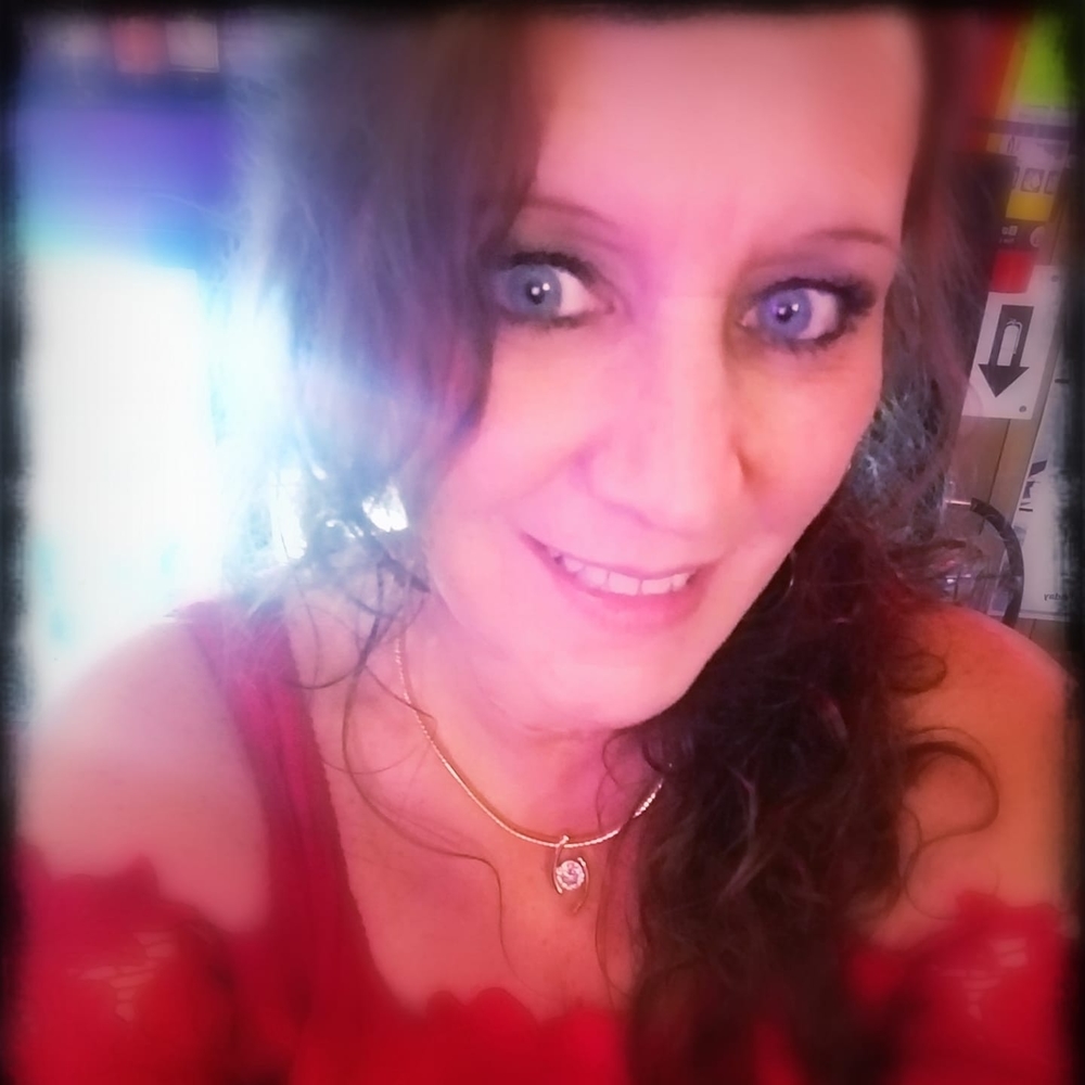 Meet your Posher, Dina